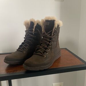 Merrell Women's Tremblant Ezra Lace Polar Brown Full Grain Leather Boots